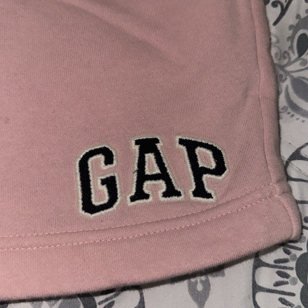 Men’s pink sweat shorts